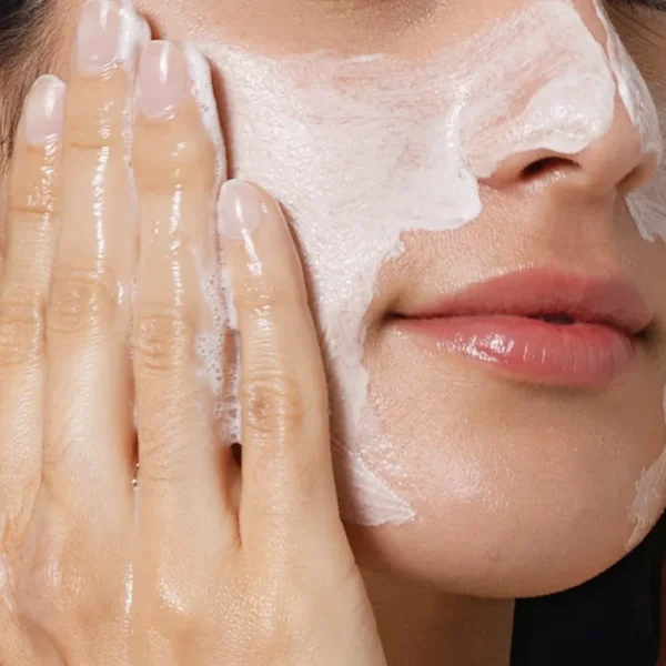 00290013_4.webp TCE- Balancing Routine: Foaming Gel + Hydrating Toner